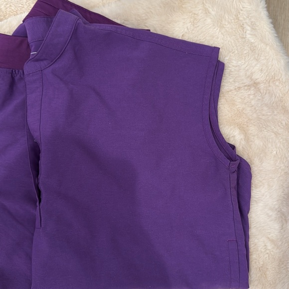 Figs Uniform! Medium Tops and XL Bottoms - Picture 2 of 4